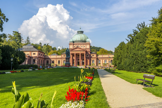 360_F_193745028_SisQ7wtqdOCMXtNP7uBbHKDVvl2AvtJD